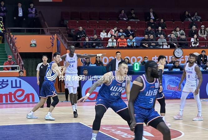 精彩的比赛场面令人激动不已 精彩的比赛场面令人激动不已