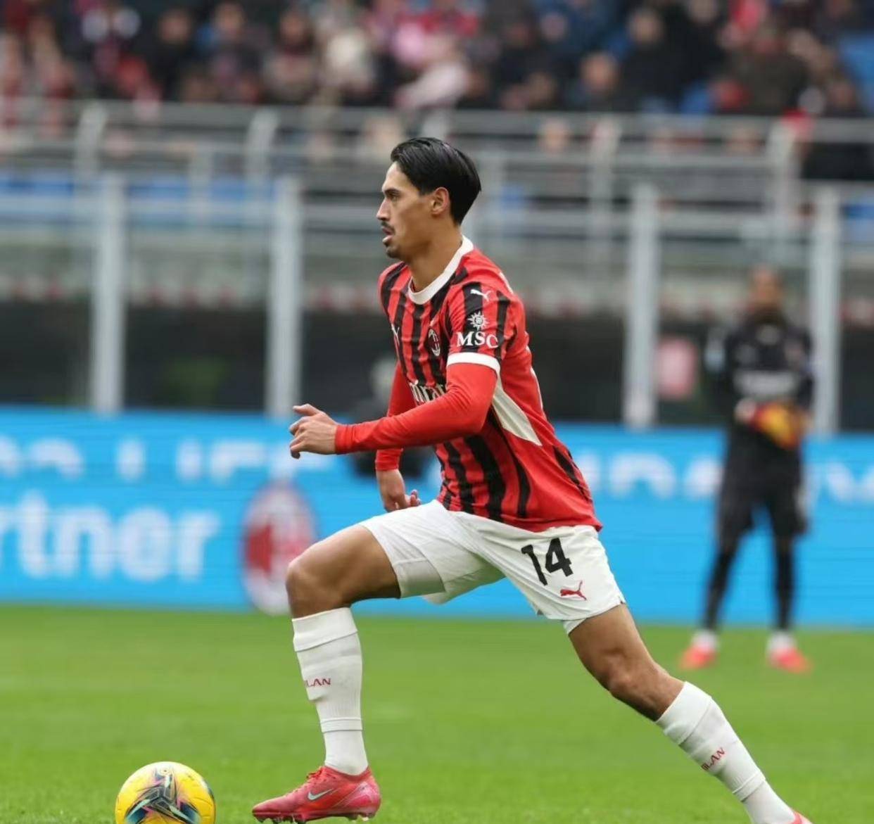 AC米兰新援联袂破门,助球队轻松战胜对手取得连胜 AC米兰新援联袂破门,助球队轻松战胜对手取得连胜