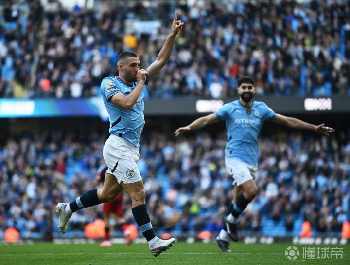 曼城赢得英超冠军科瓦契奇镌刻历史佳绩