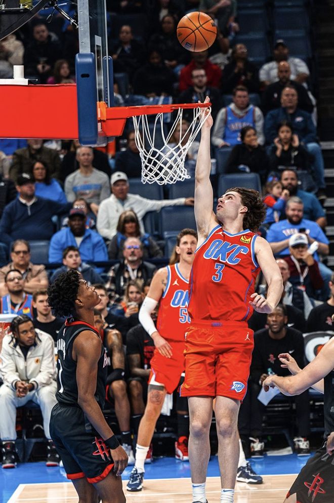 关于守护主场！雷霆士气高昂取得关键胜利稳固战局的信息