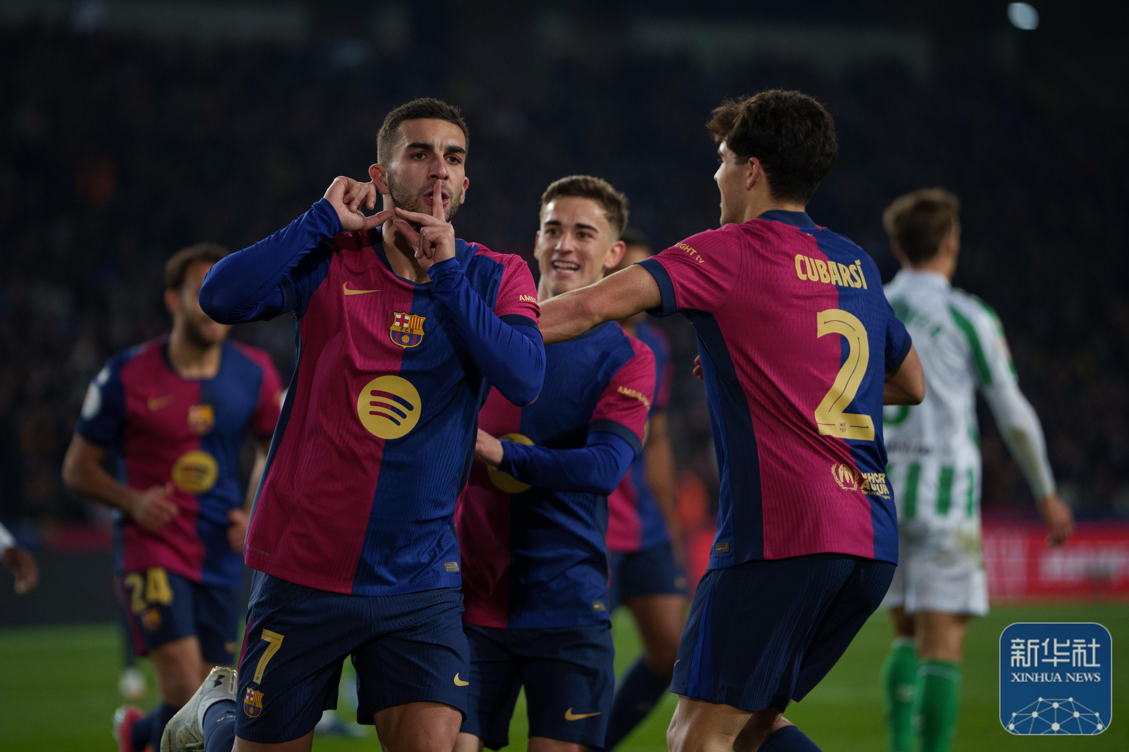 西班牙队实力击败对手,晋级四强 西班牙队实力击败对手,晋级四强