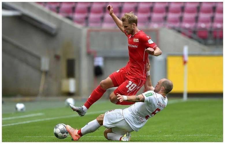 沙尔克球队再次登上比赛巅峰,取胜对手 沙尔克球队再次登上比赛巅峰,取胜对手