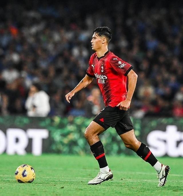 国际米兰主场大捷,领跑优势更深的简单介绍 国际米兰主场大捷,领跑优势更深的简单介绍