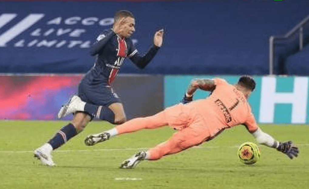 冠军联赛中出现逆转，弱旅逆袭夺冠的简单介绍